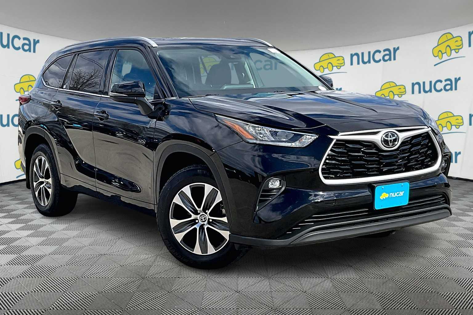 used 2022 Toyota Highlander car, priced at $36,977