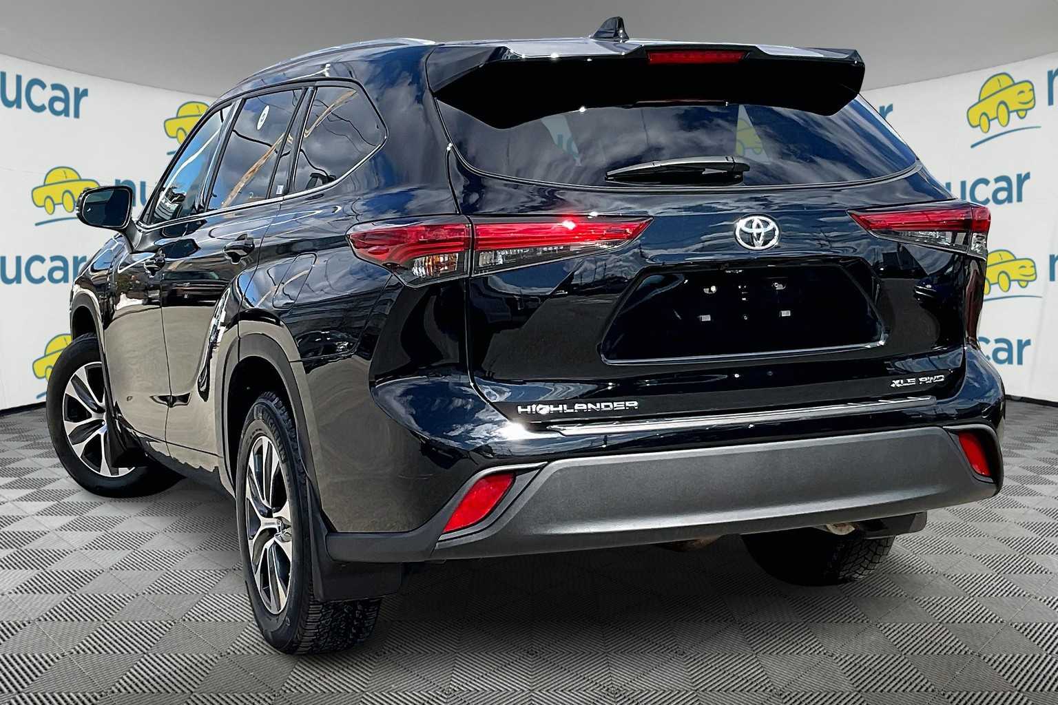 used 2022 Toyota Highlander car, priced at $36,977