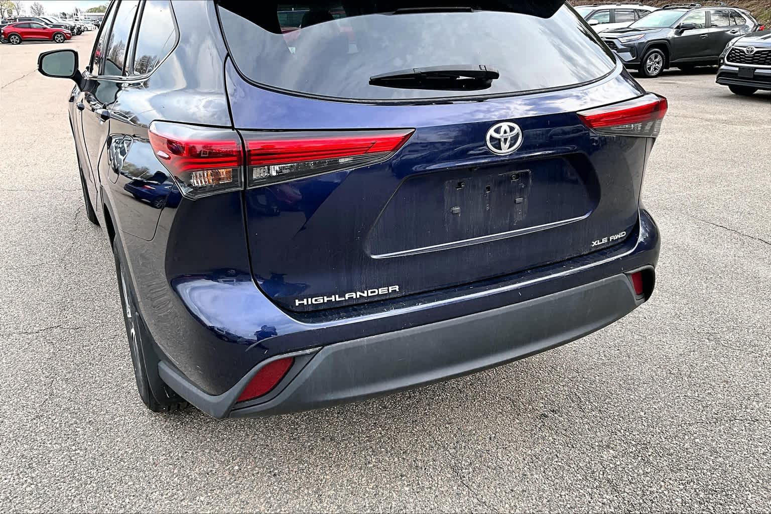 used 2022 Toyota Highlander car, priced at $36,899