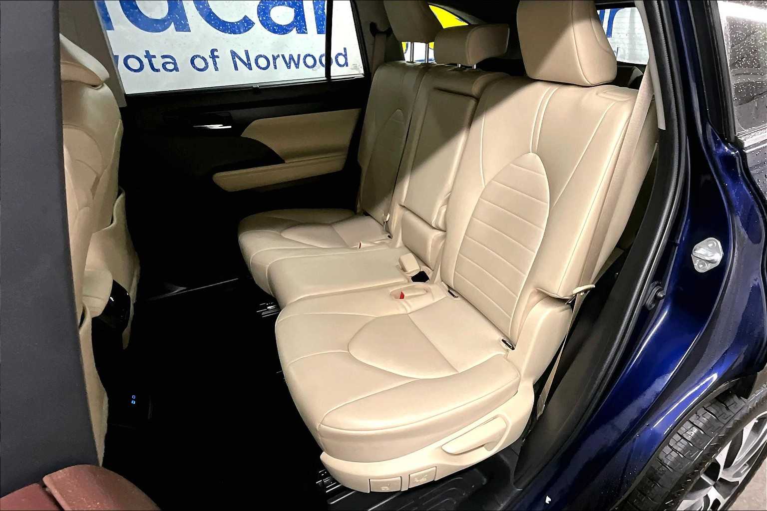 used 2022 Toyota Highlander car, priced at $36,476