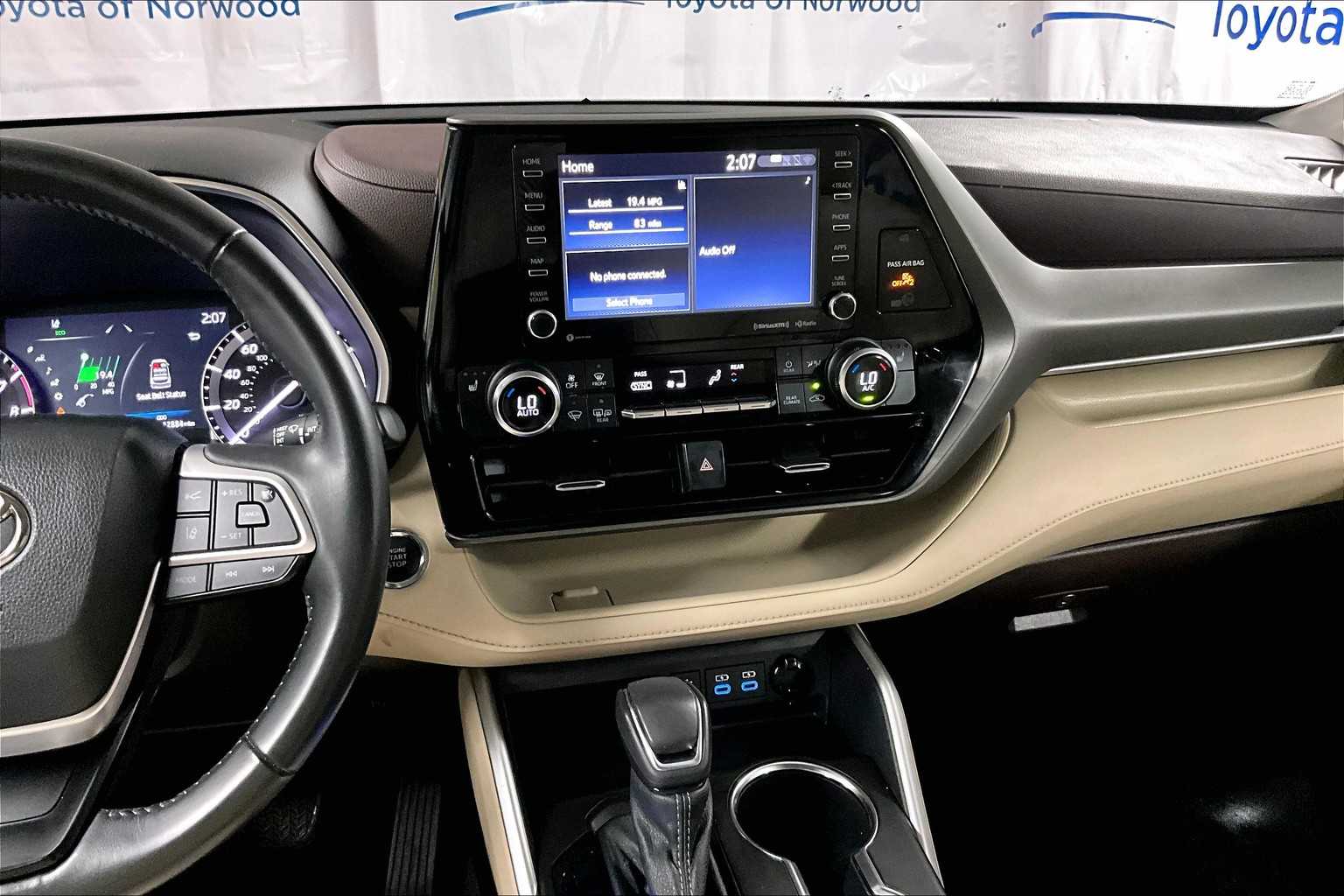 used 2022 Toyota Highlander car, priced at $36,476