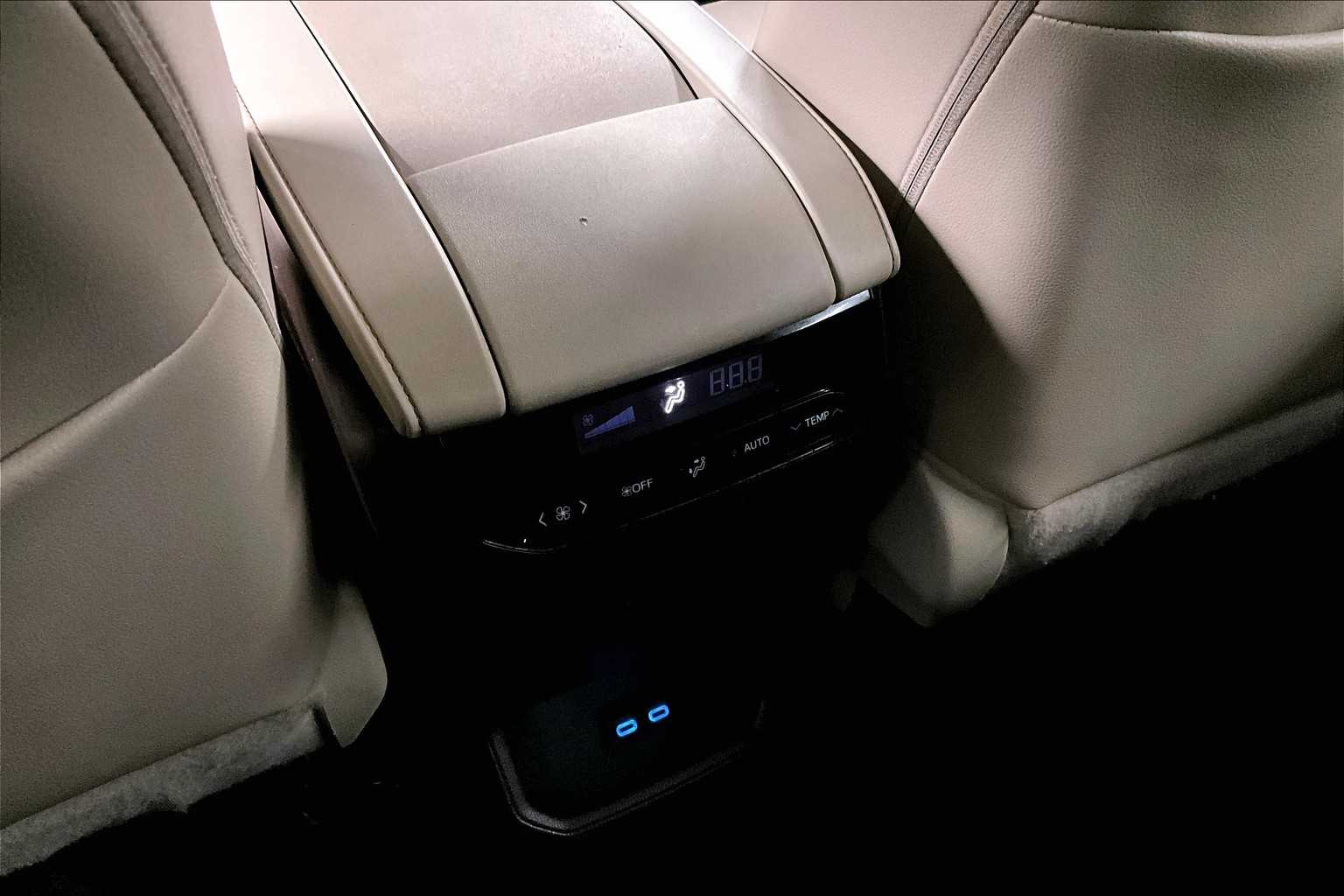 used 2022 Toyota Highlander car, priced at $36,476