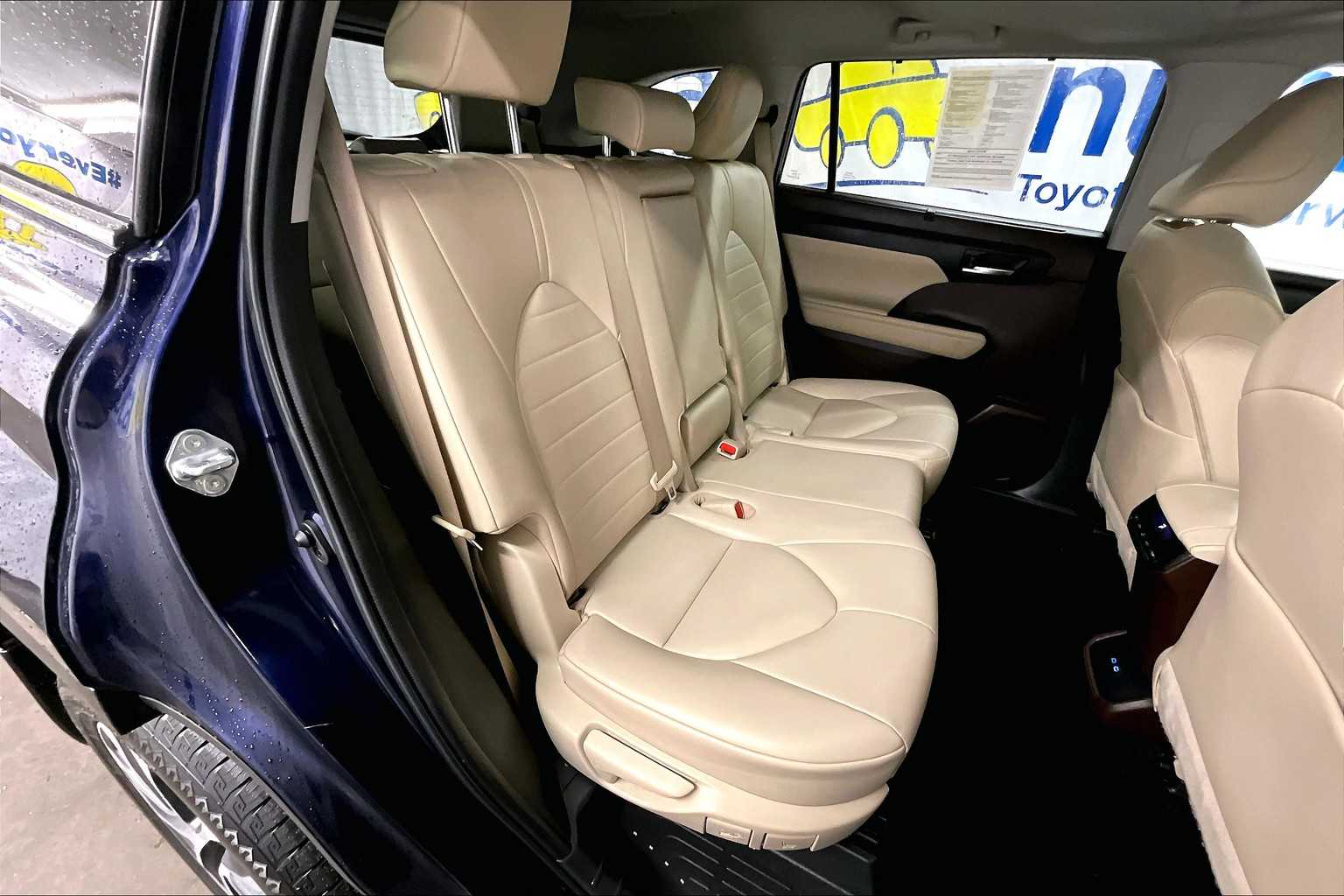 used 2022 Toyota Highlander car, priced at $36,476