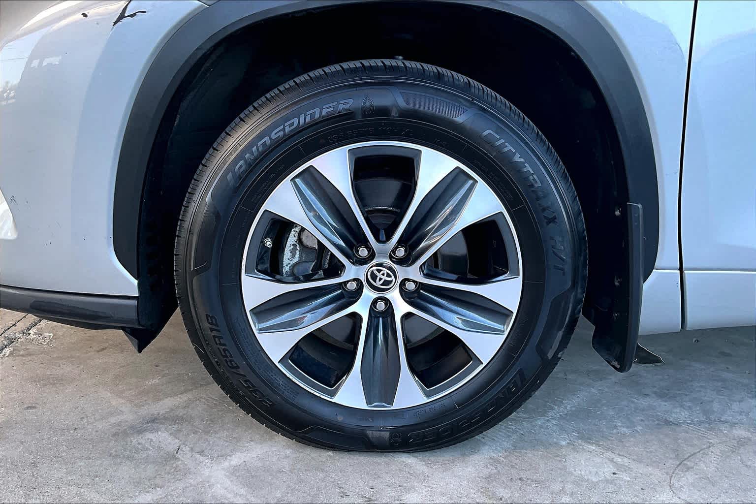 used 2021 Toyota Highlander car, priced at $31,687