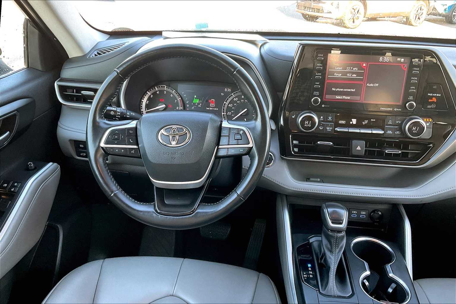 used 2022 Toyota Highlander car, priced at $35,998