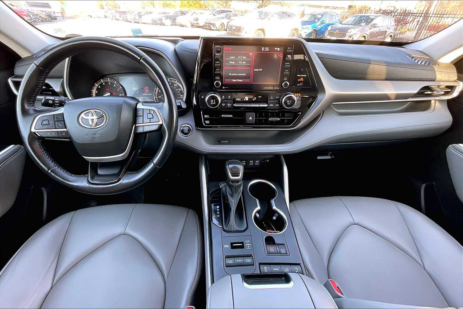 used 2022 Toyota Highlander car, priced at $35,998