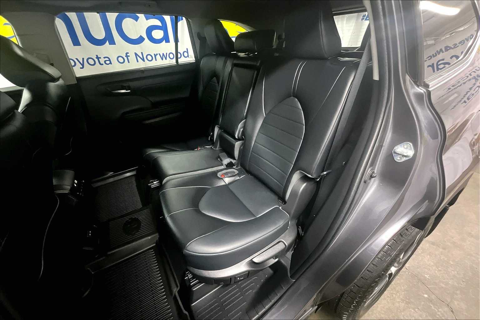 used 2022 Toyota Highlander car, priced at $33,777