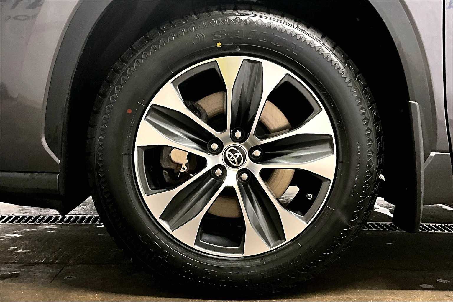 used 2022 Toyota Highlander car, priced at $33,777