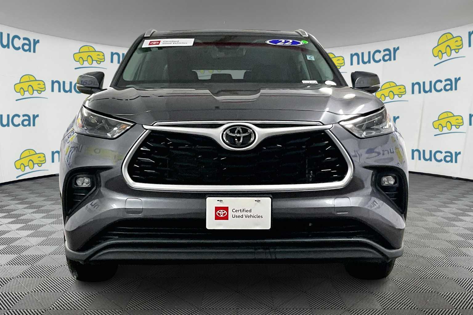 used 2022 Toyota Highlander car, priced at $33,777