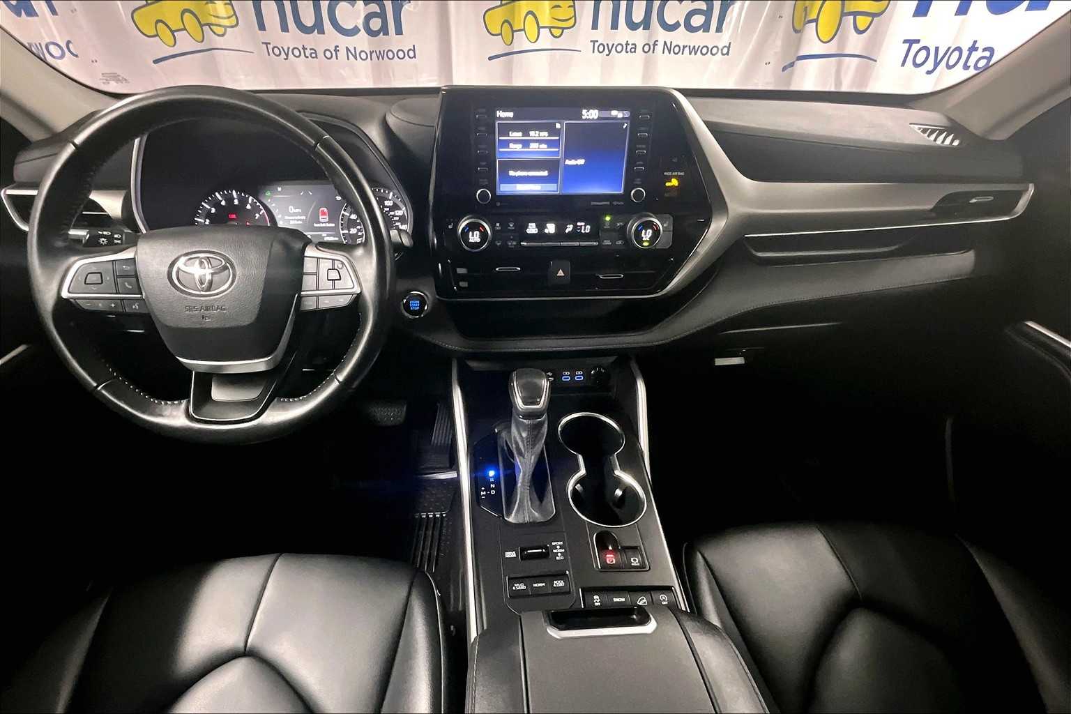 used 2022 Toyota Highlander car, priced at $33,777
