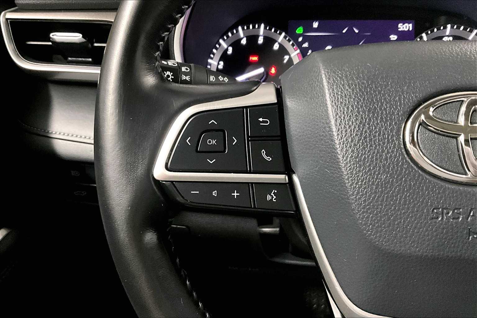 used 2022 Toyota Highlander car, priced at $33,777