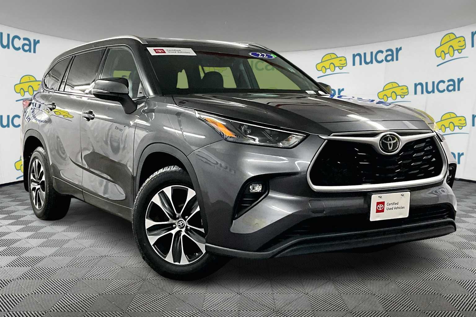 used 2022 Toyota Highlander car, priced at $33,777