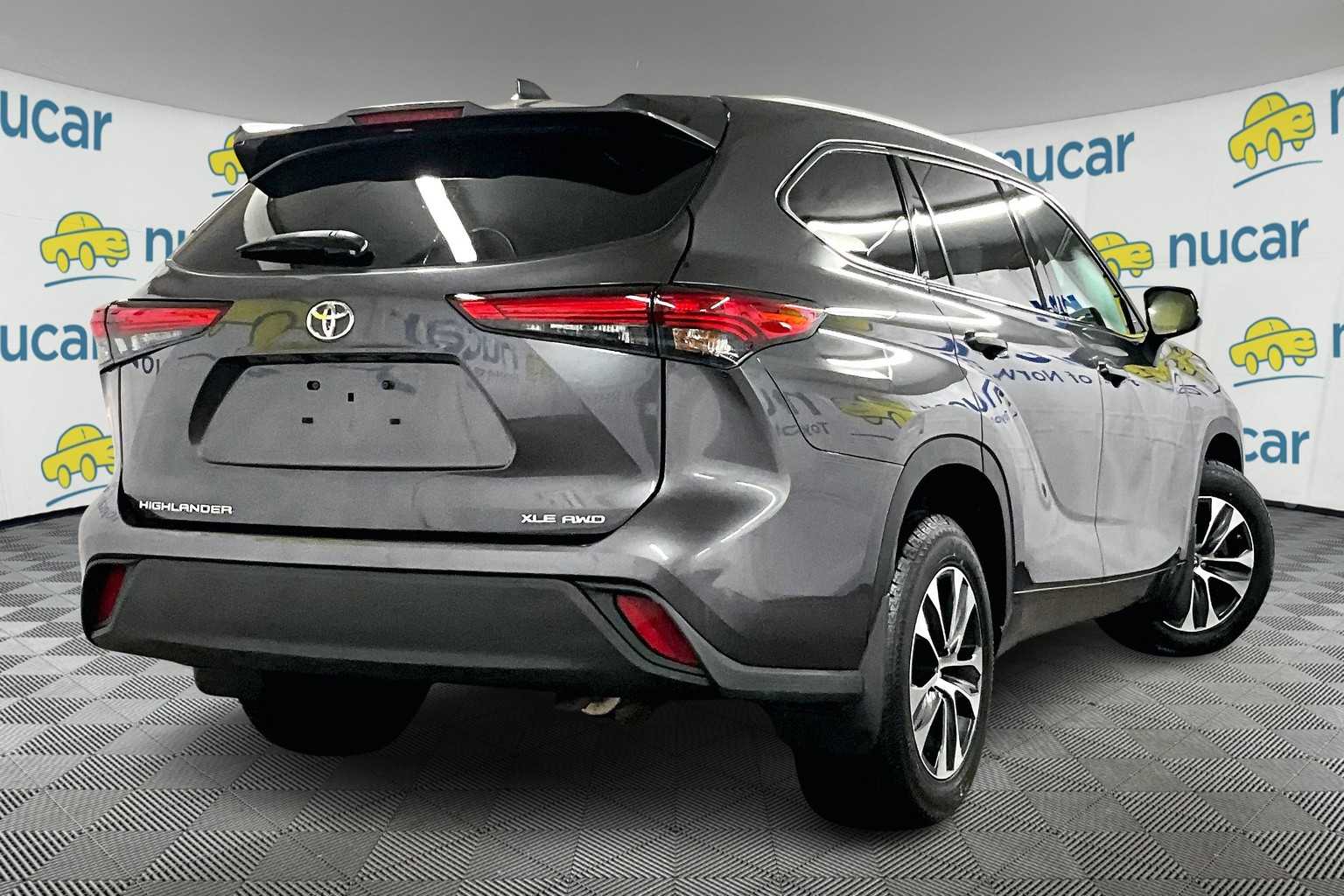 used 2022 Toyota Highlander car, priced at $33,777