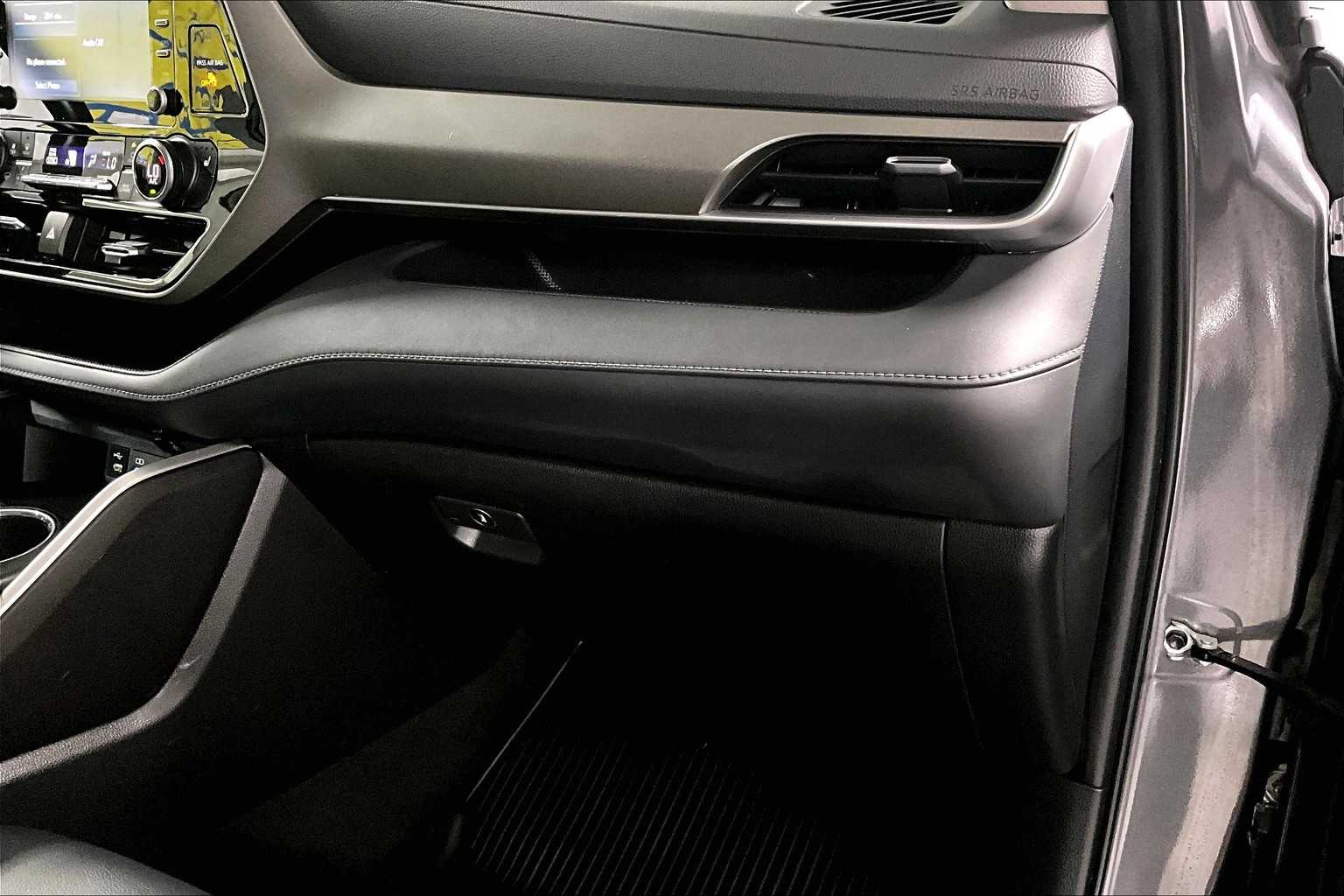 used 2022 Toyota Highlander car, priced at $33,777