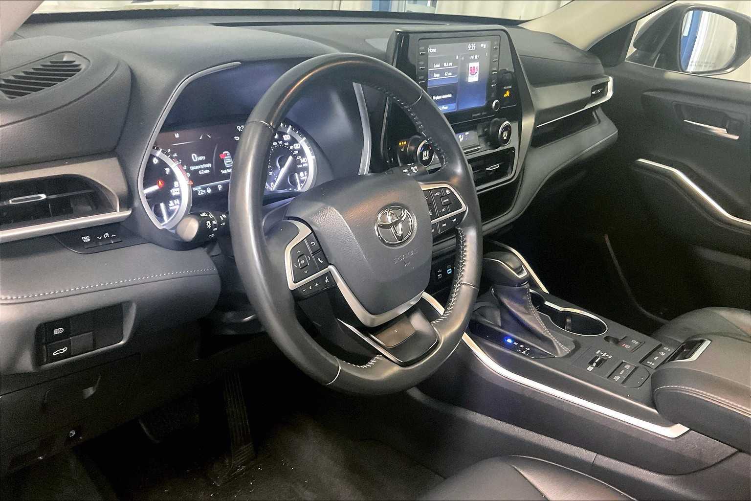 used 2022 Toyota Highlander car, priced at $36,488