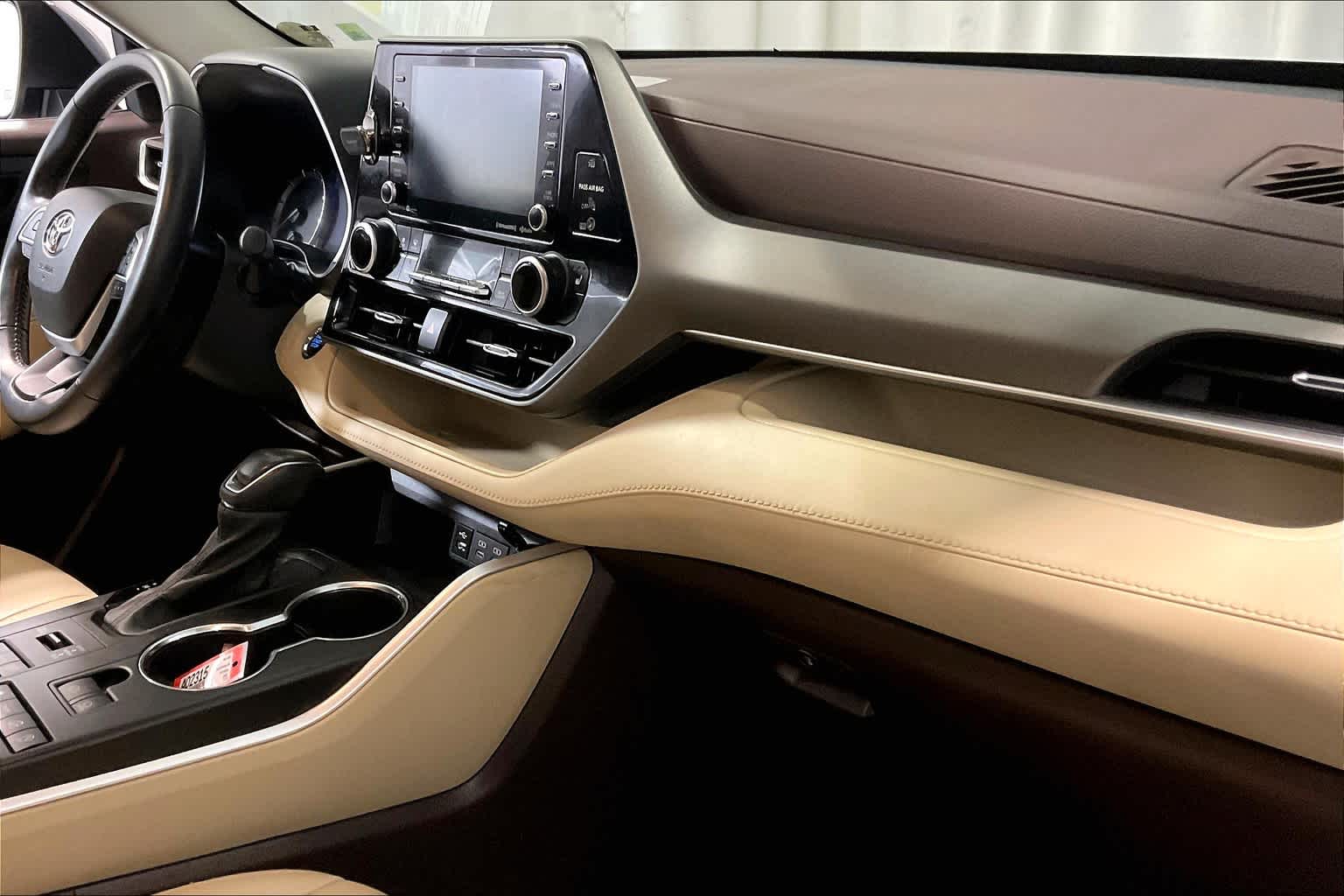 used 2022 Toyota Highlander car, priced at $37,388