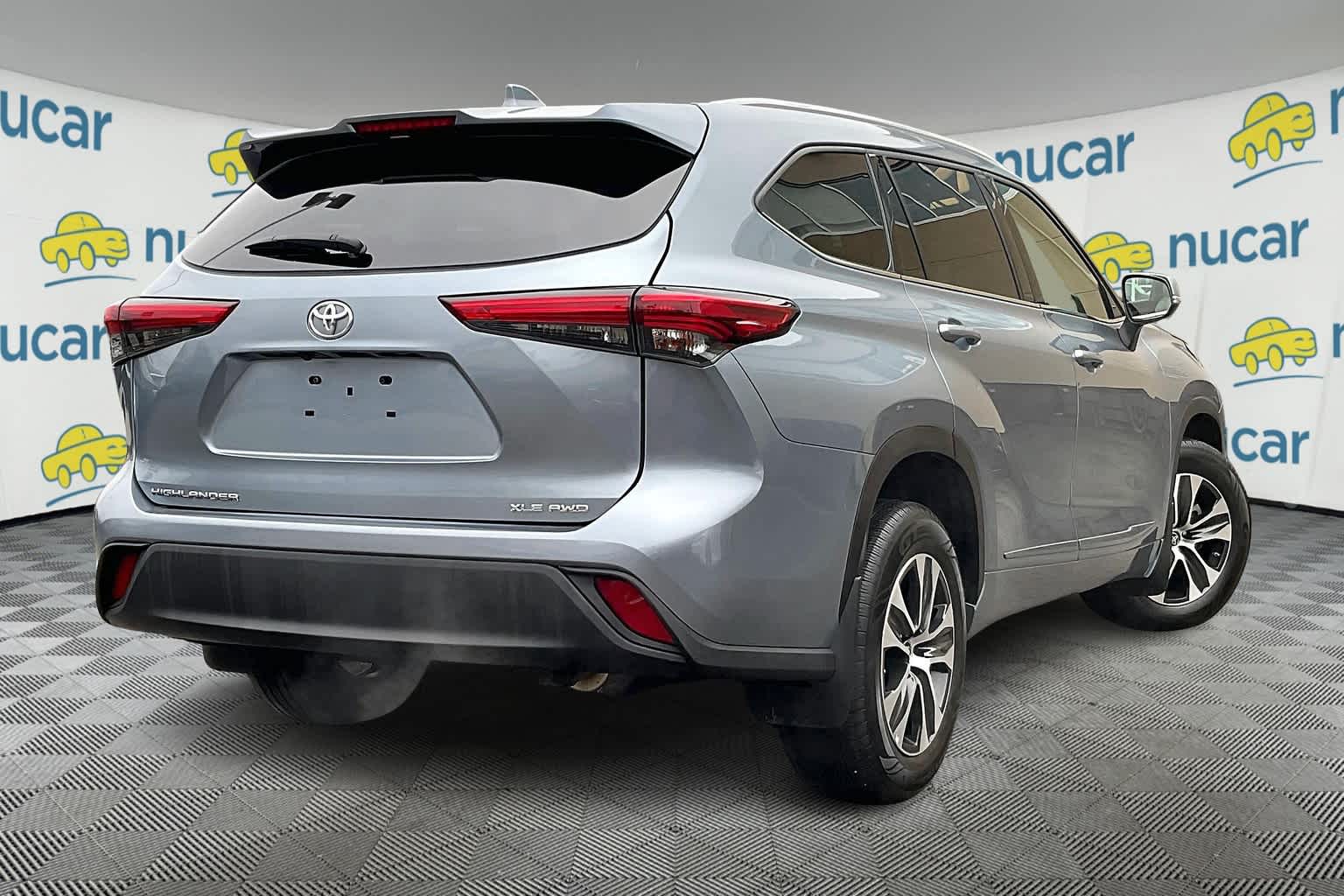 used 2022 Toyota Highlander car, priced at $37,388