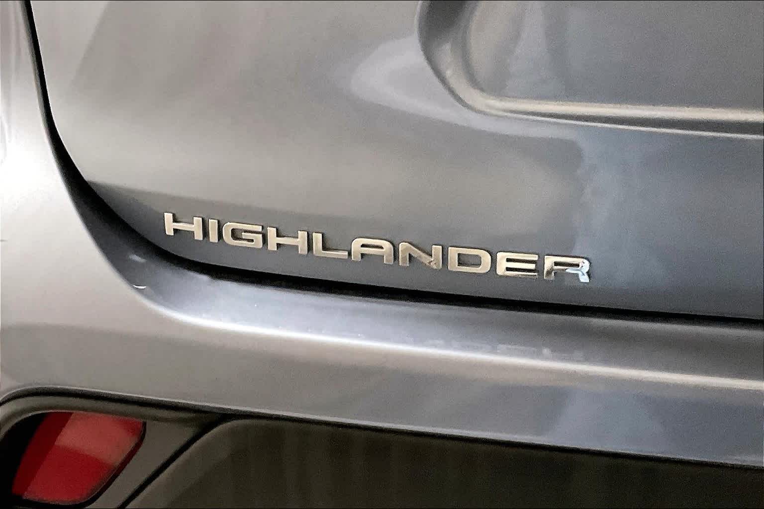 used 2022 Toyota Highlander car, priced at $37,388