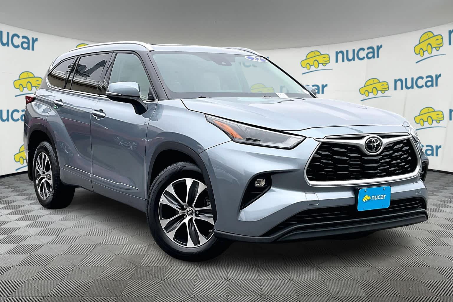 used 2022 Toyota Highlander car, priced at $37,388