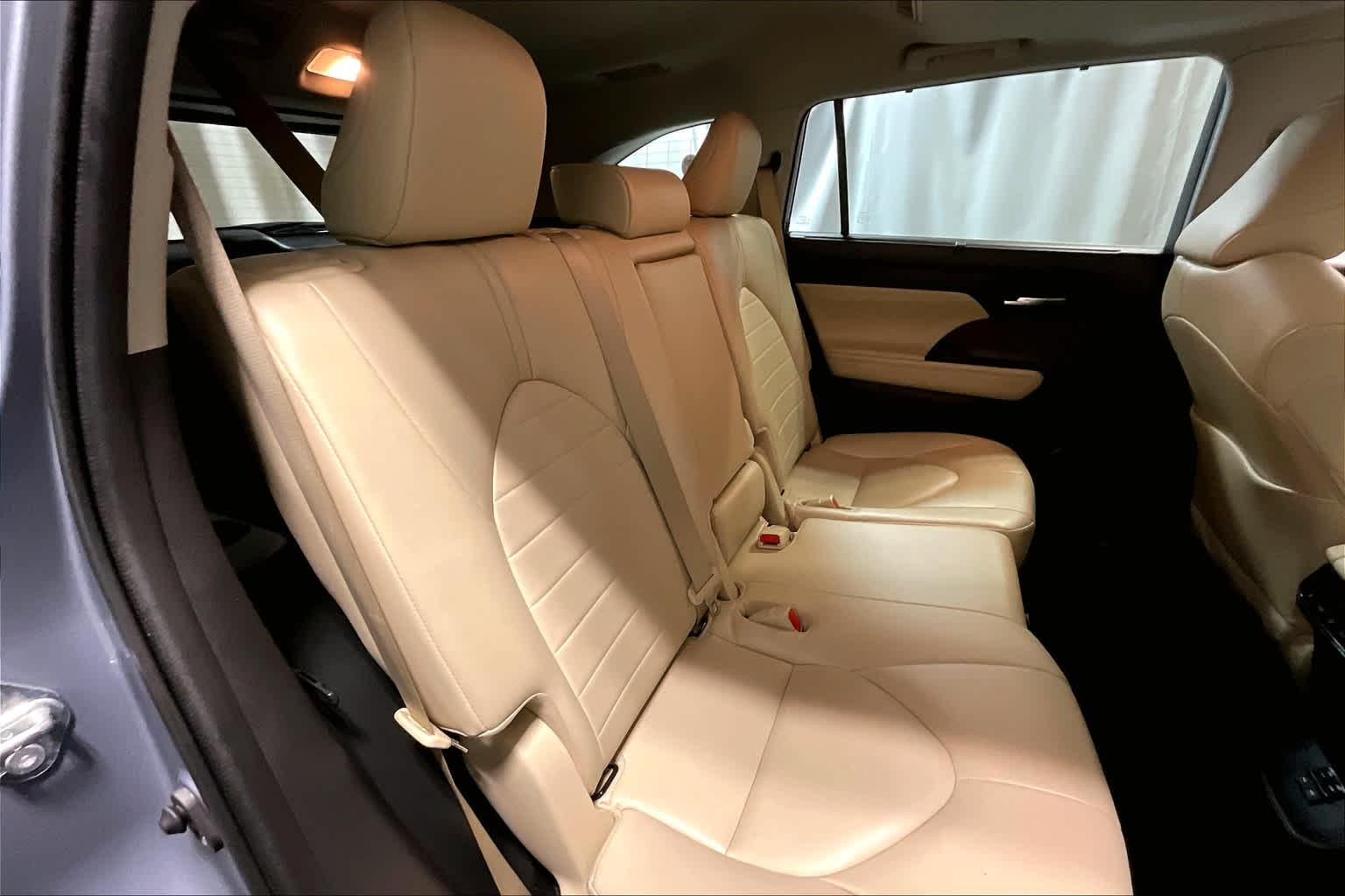 used 2022 Toyota Highlander car, priced at $37,388