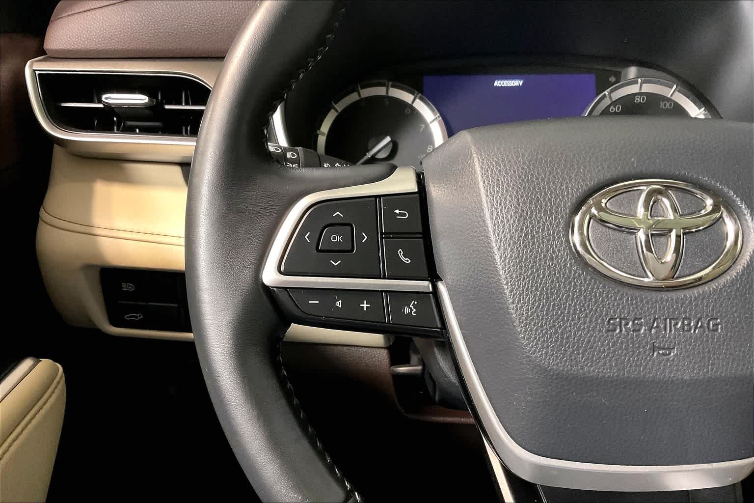 used 2022 Toyota Highlander car, priced at $37,388