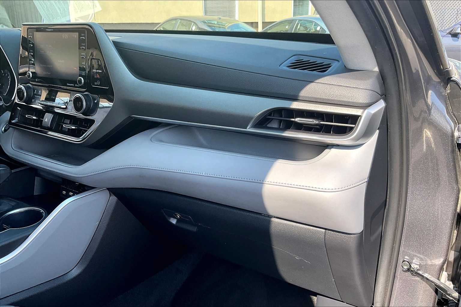 used 2021 Toyota Highlander car, priced at $34,575