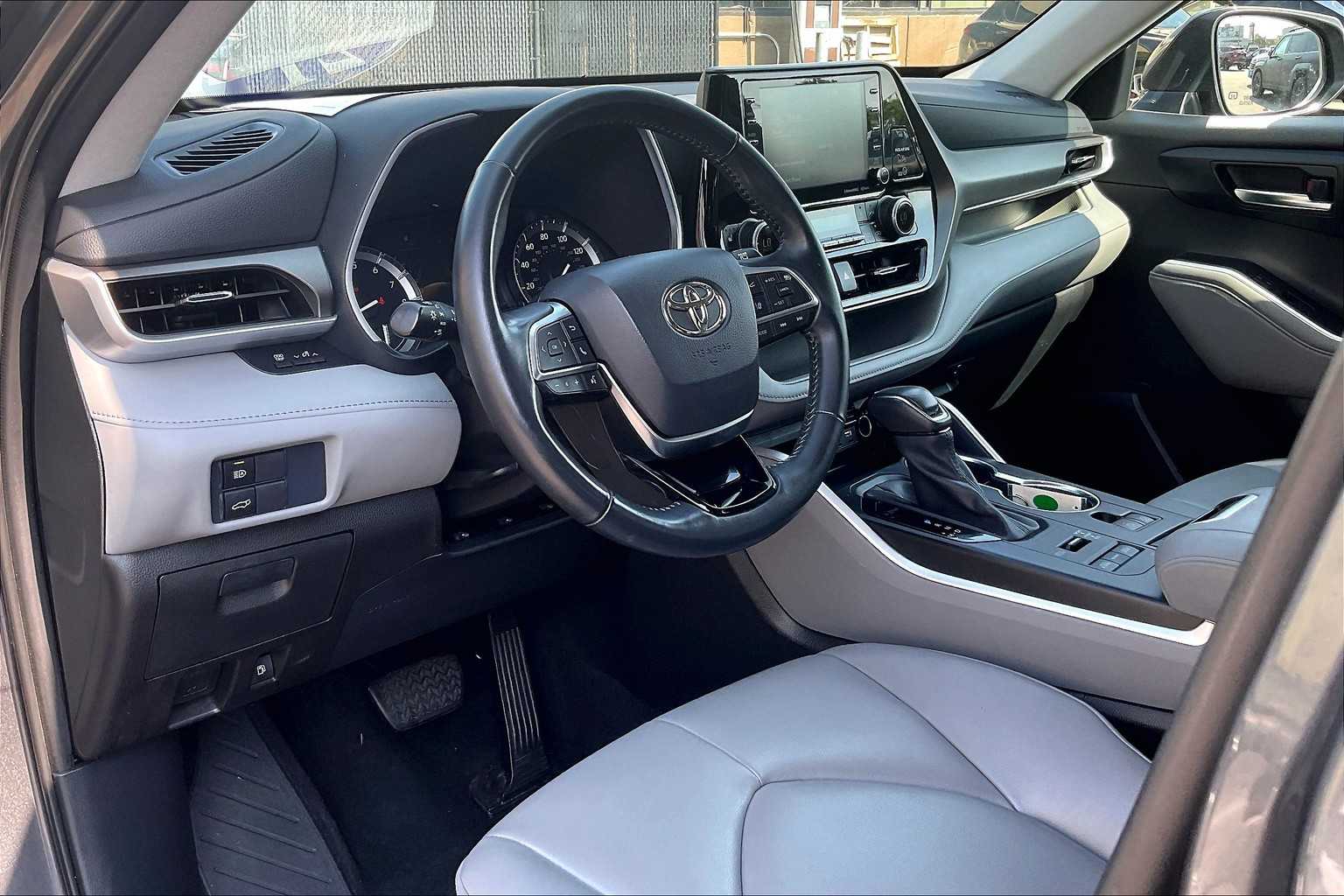 used 2021 Toyota Highlander car, priced at $34,575