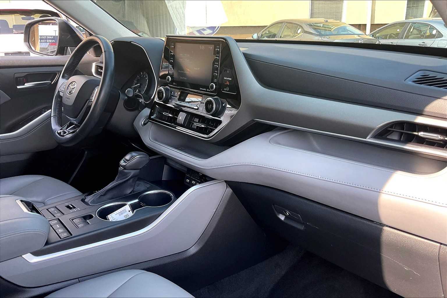 used 2021 Toyota Highlander car, priced at $34,575
