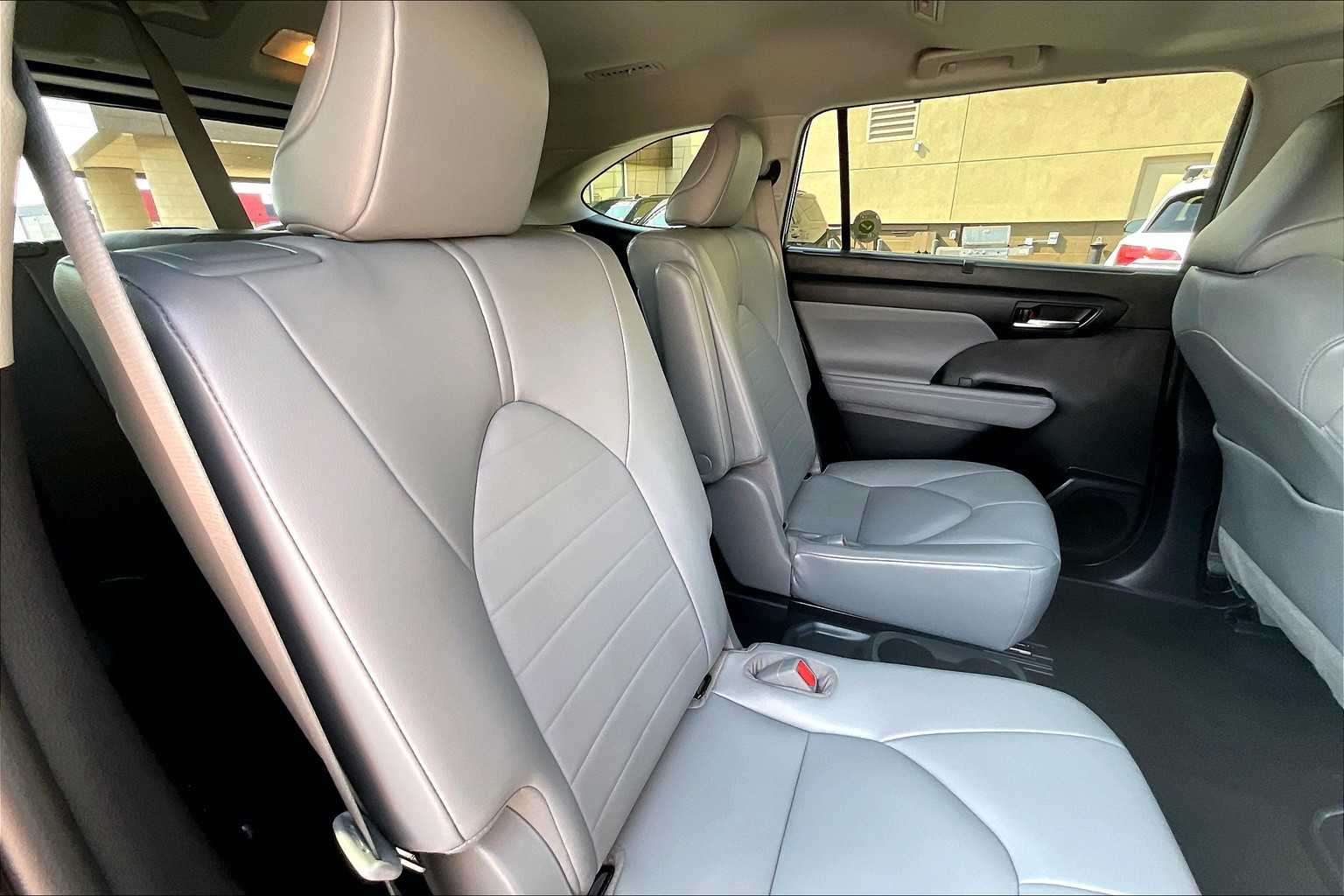 used 2021 Toyota Highlander car, priced at $34,575