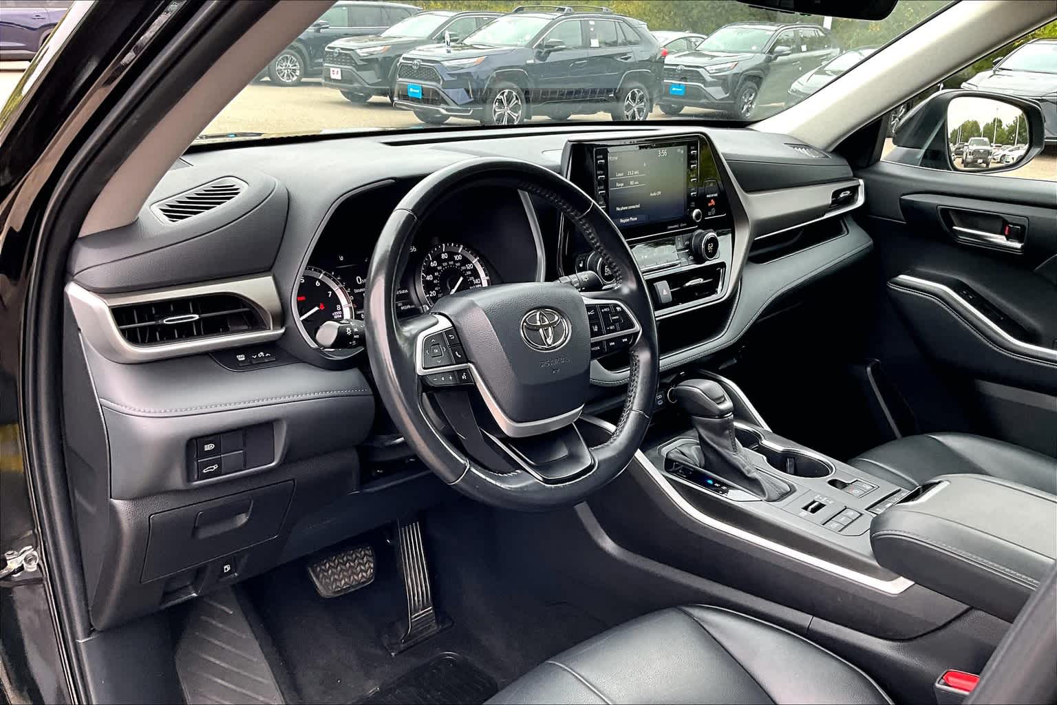 used 2022 Toyota Highlander car, priced at $35,888