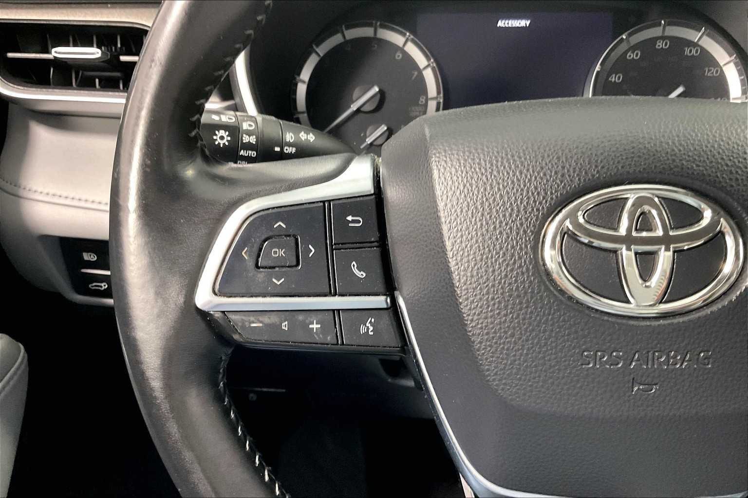 used 2021 Toyota Highlander car, priced at $35,788