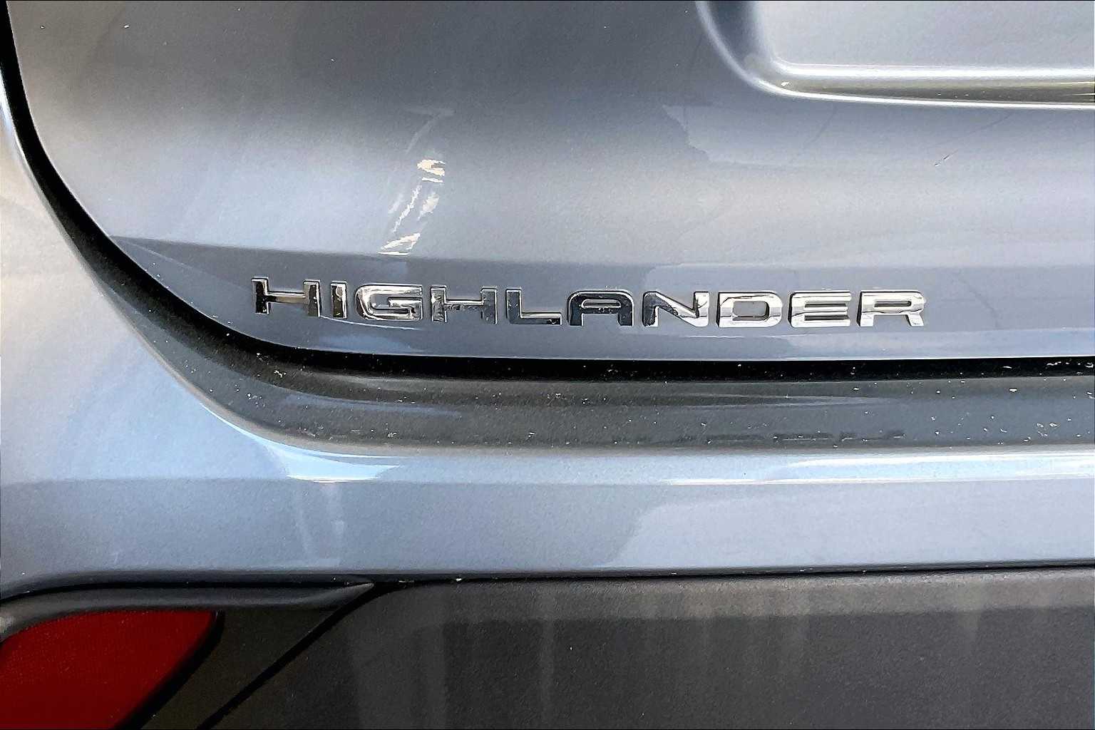 used 2021 Toyota Highlander car, priced at $35,788
