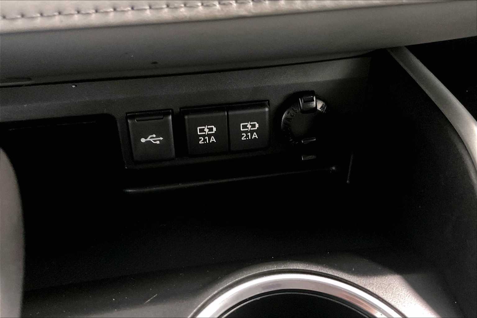 used 2021 Toyota Highlander car, priced at $35,788