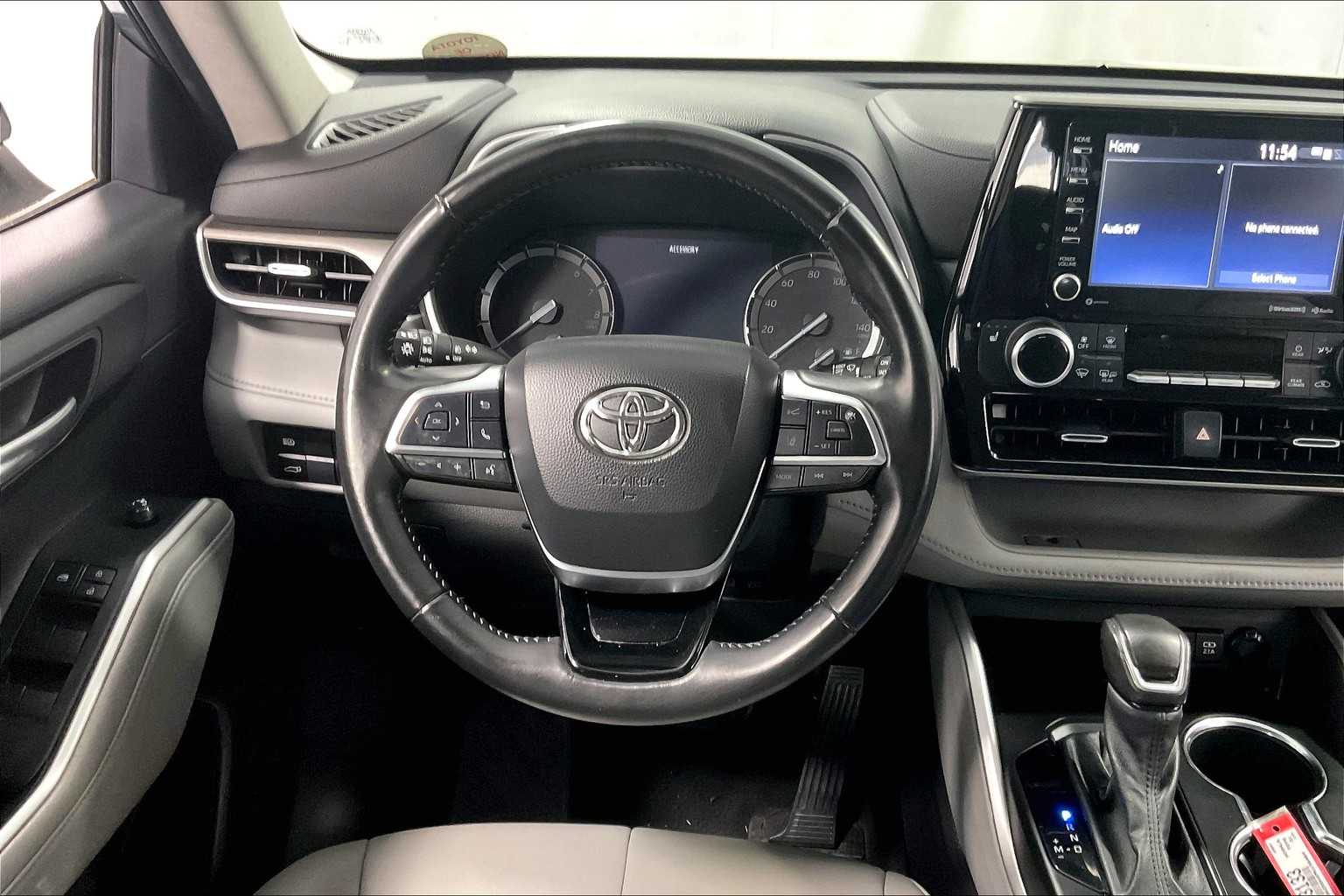 used 2021 Toyota Highlander car, priced at $35,788