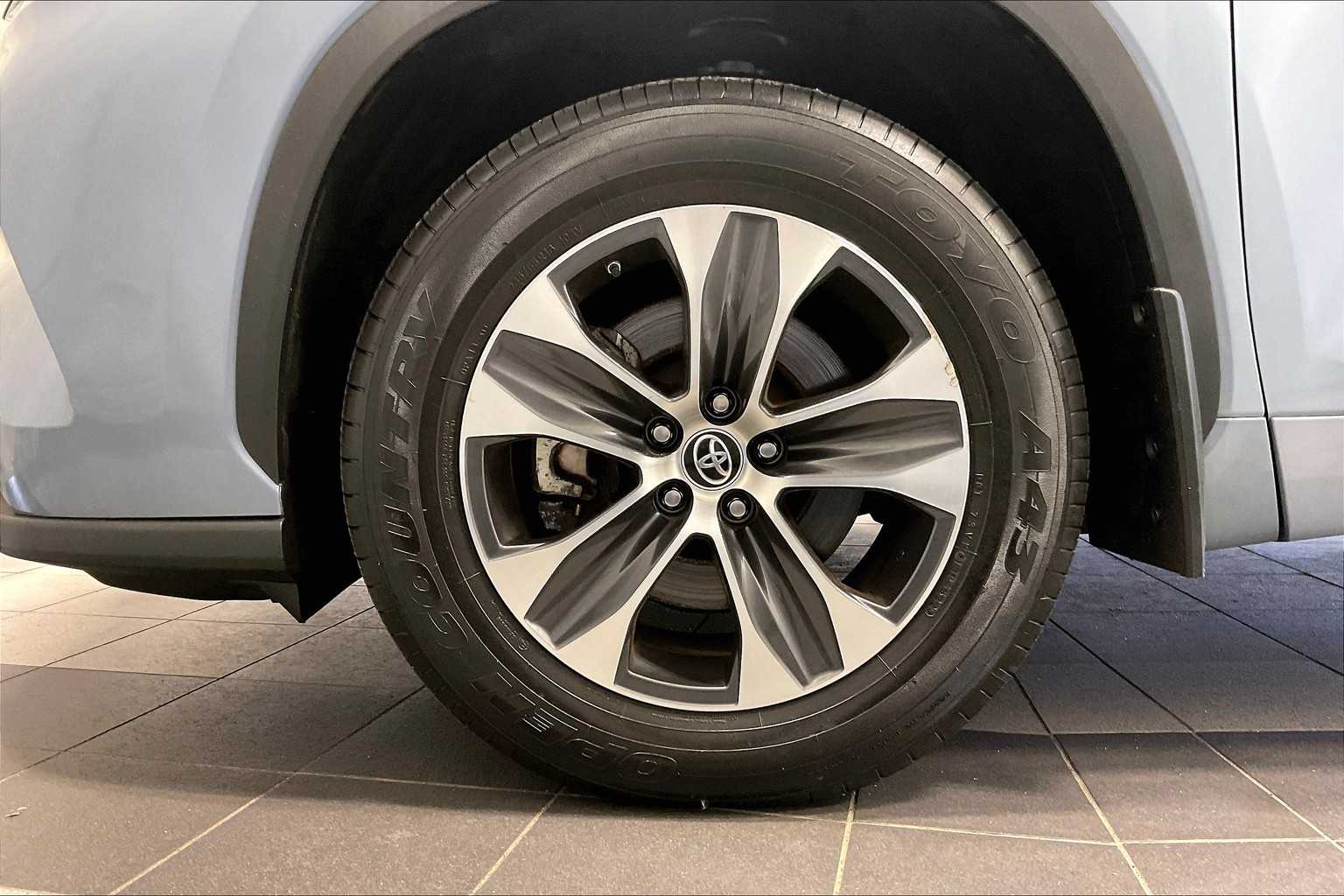 used 2021 Toyota Highlander car, priced at $35,788