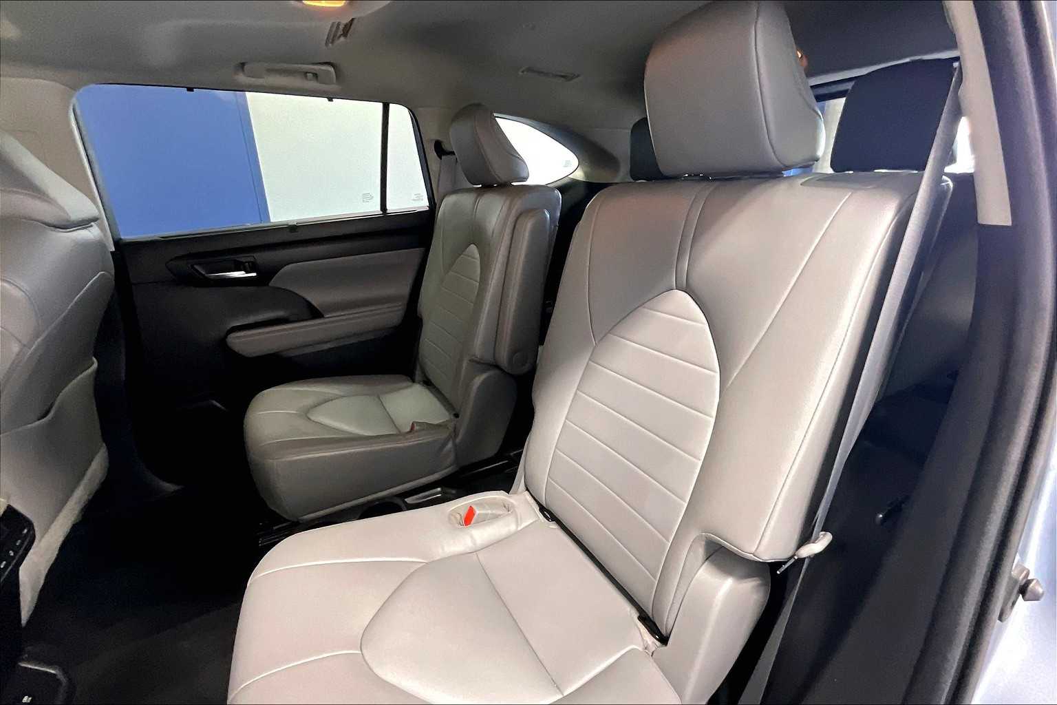 used 2021 Toyota Highlander car, priced at $35,788