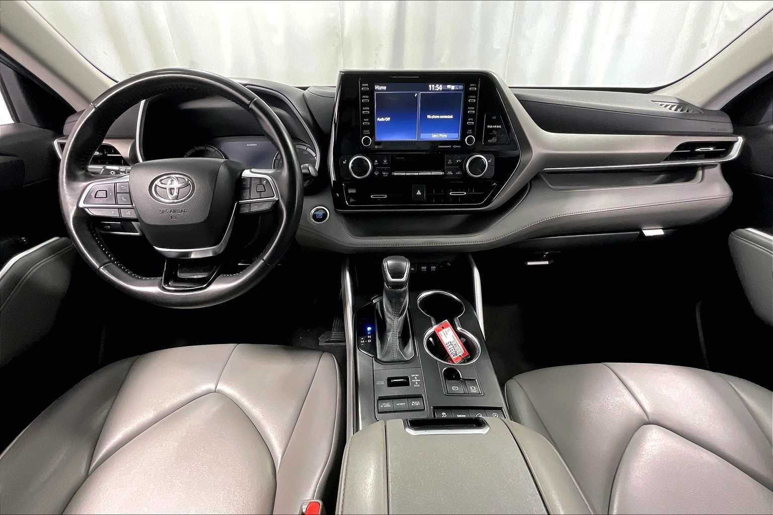 used 2021 Toyota Highlander car, priced at $35,788