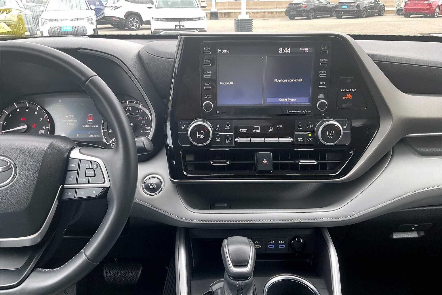 used 2022 Toyota Highlander car, priced at $38,787