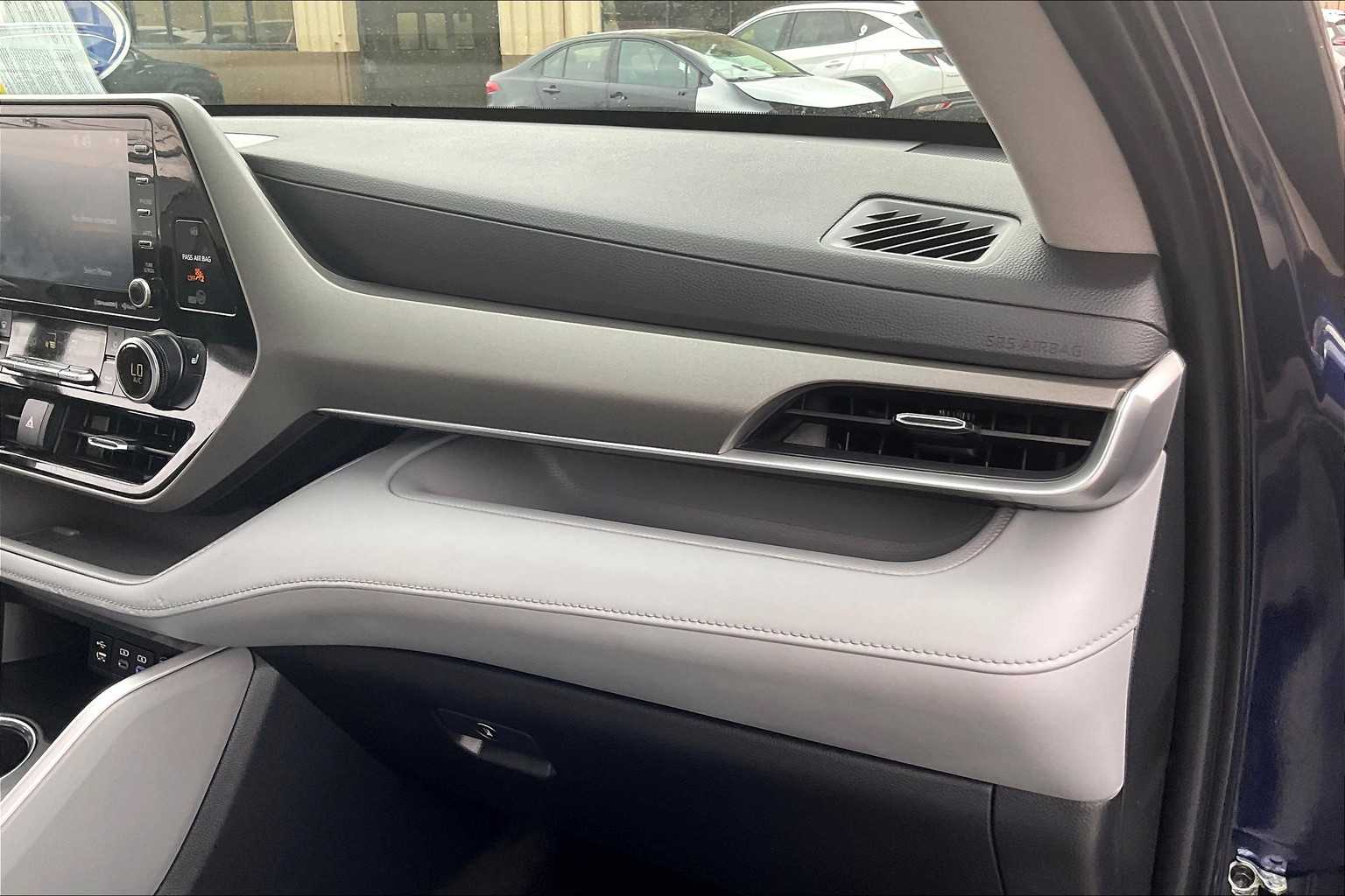 used 2022 Toyota Highlander car, priced at $38,787