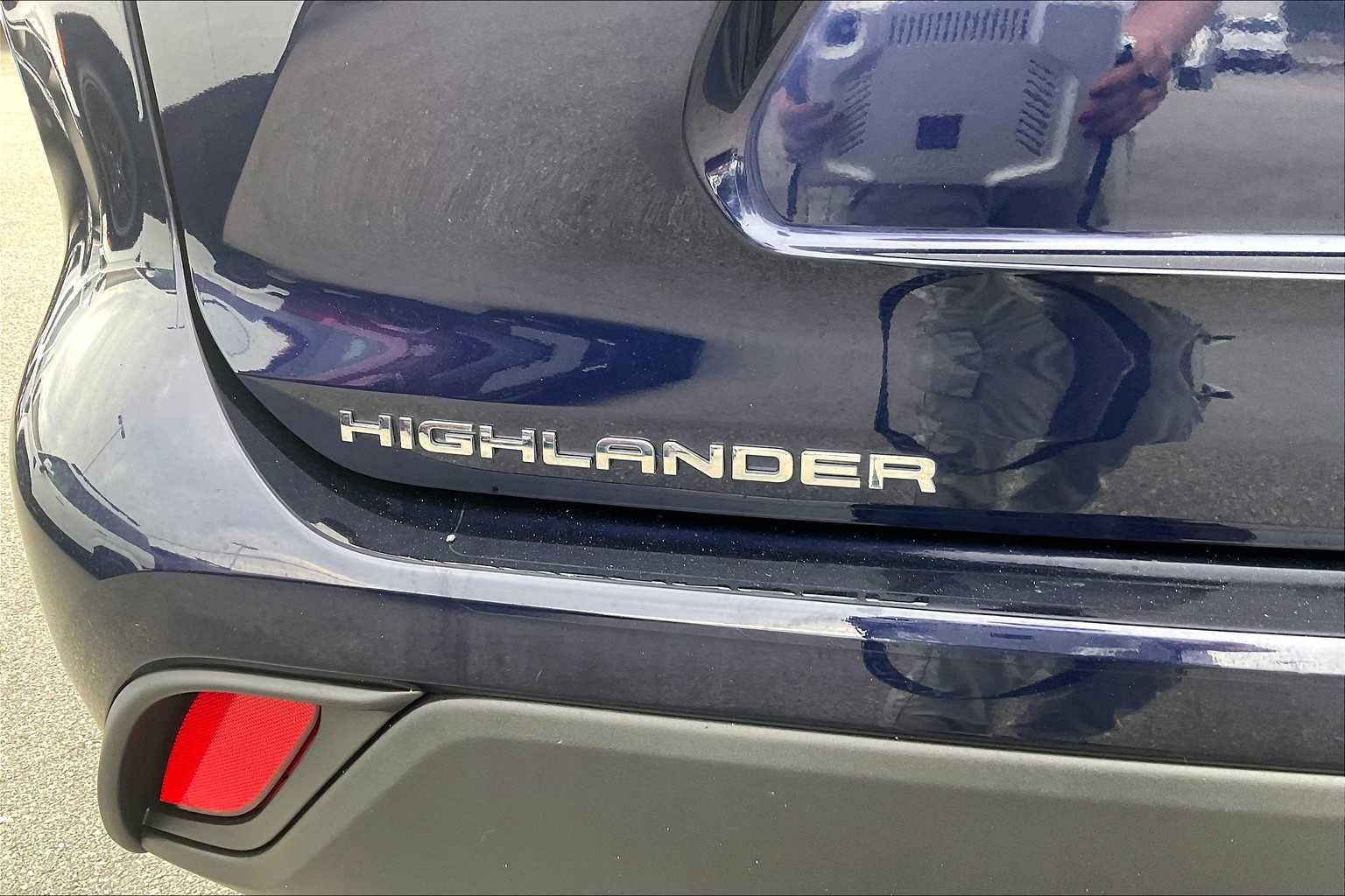 used 2022 Toyota Highlander car, priced at $38,787