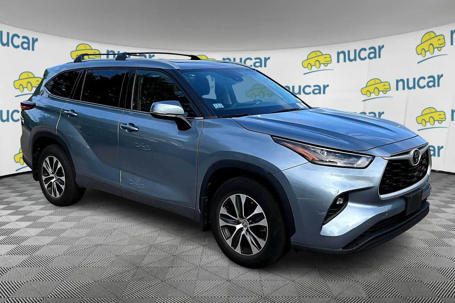 used 2022 Toyota Highlander car, priced at $37,874