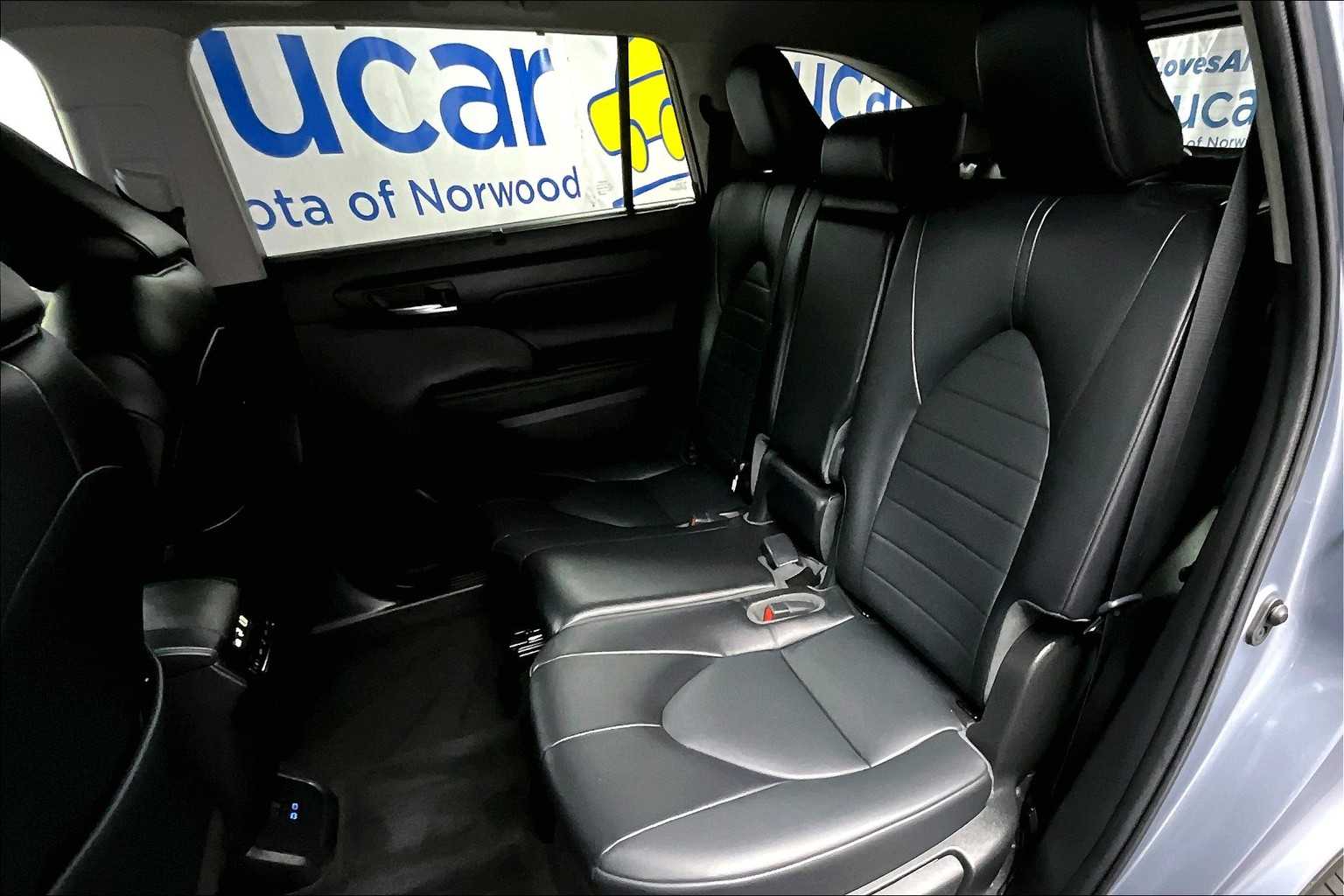 used 2022 Toyota Highlander car, priced at $37,437