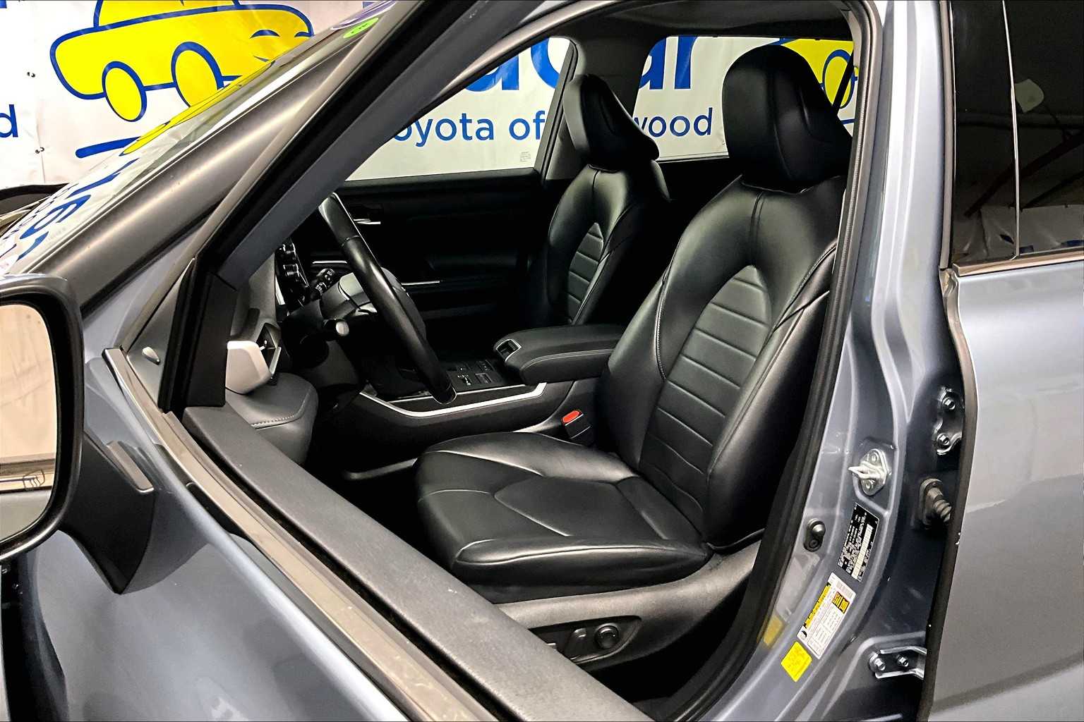 used 2022 Toyota Highlander car, priced at $37,437