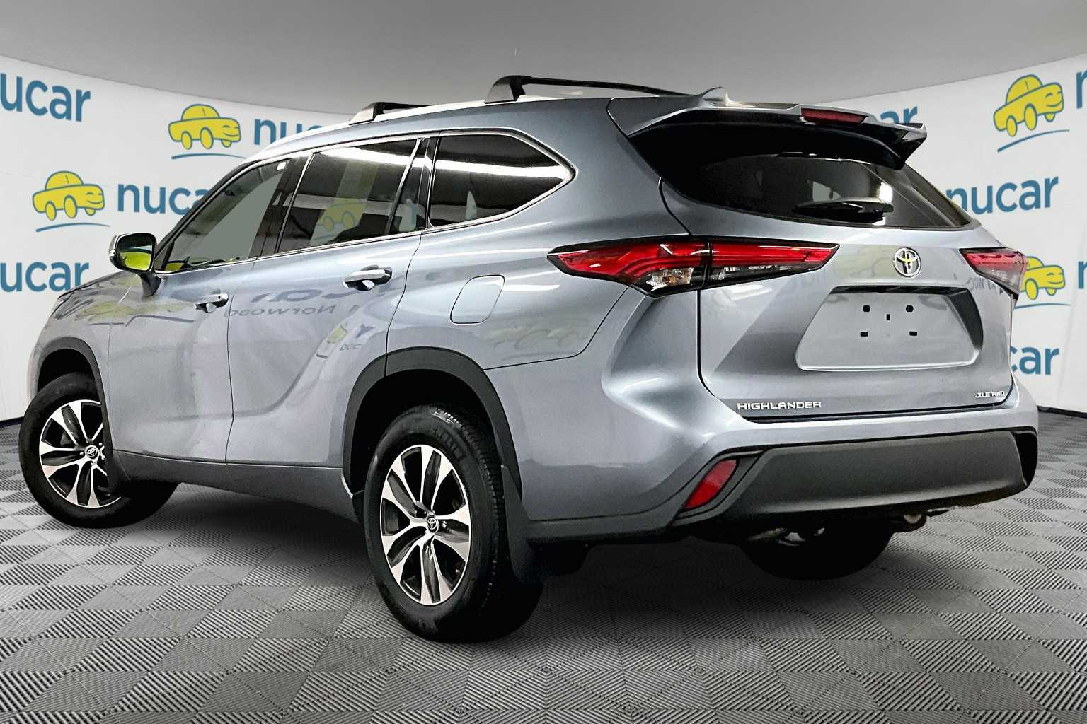 used 2022 Toyota Highlander car, priced at $37,437