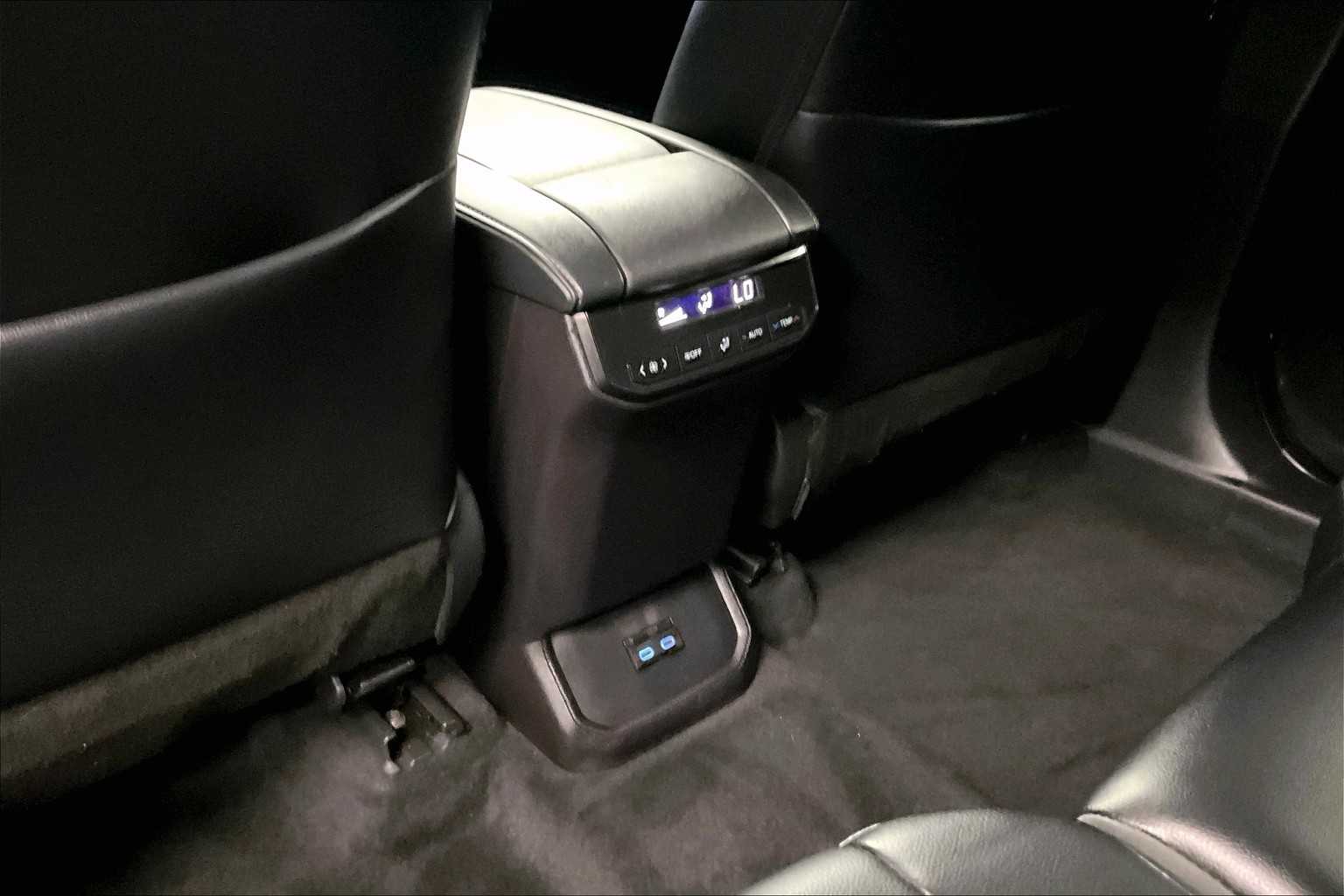 used 2022 Toyota Highlander car, priced at $37,437