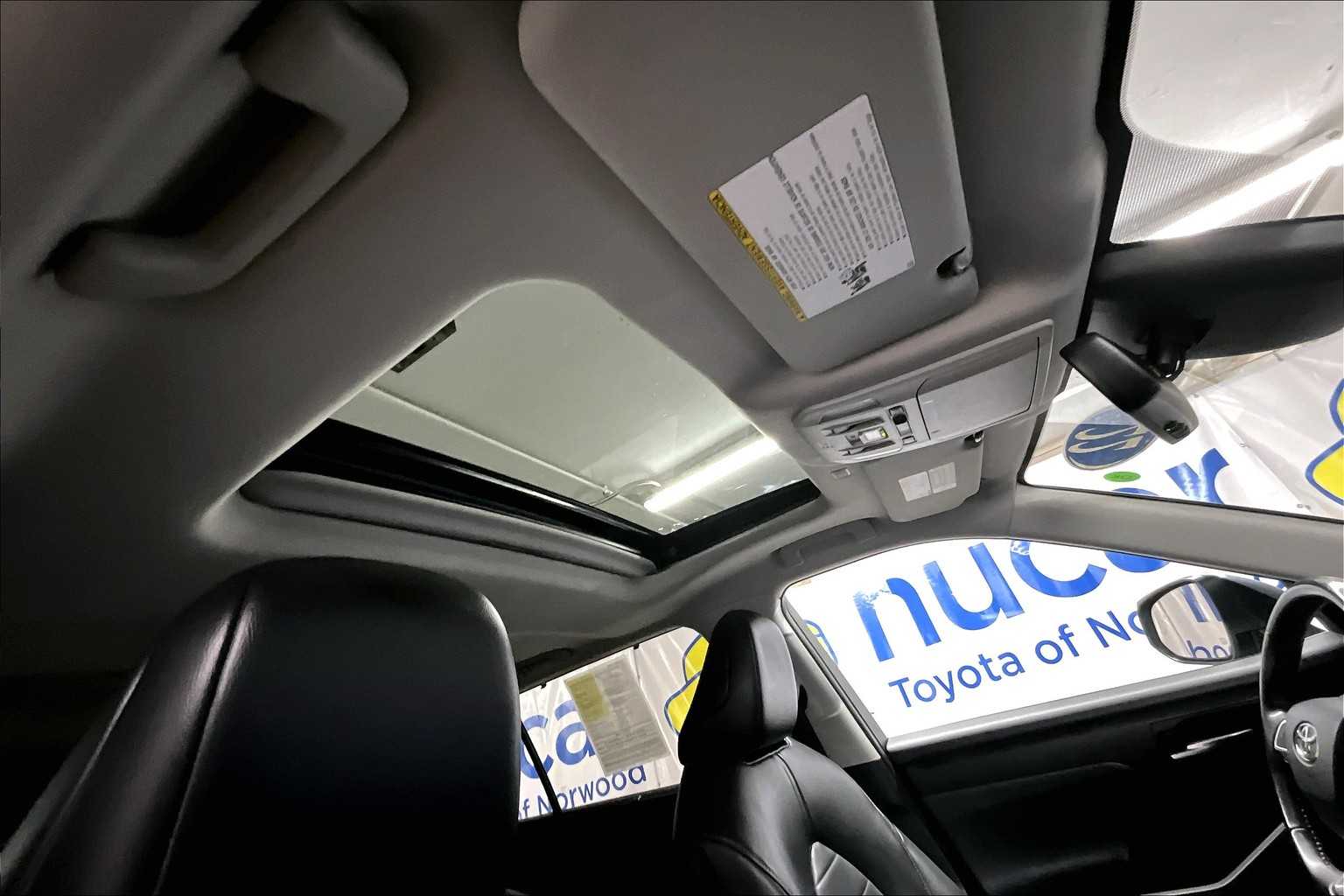 used 2022 Toyota Highlander car, priced at $37,437