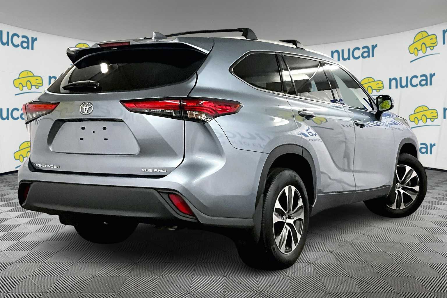 used 2022 Toyota Highlander car, priced at $37,437