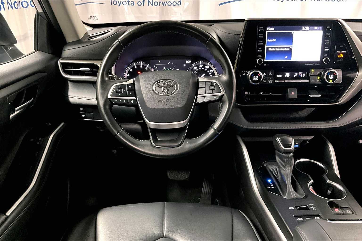 used 2022 Toyota Highlander car, priced at $37,437