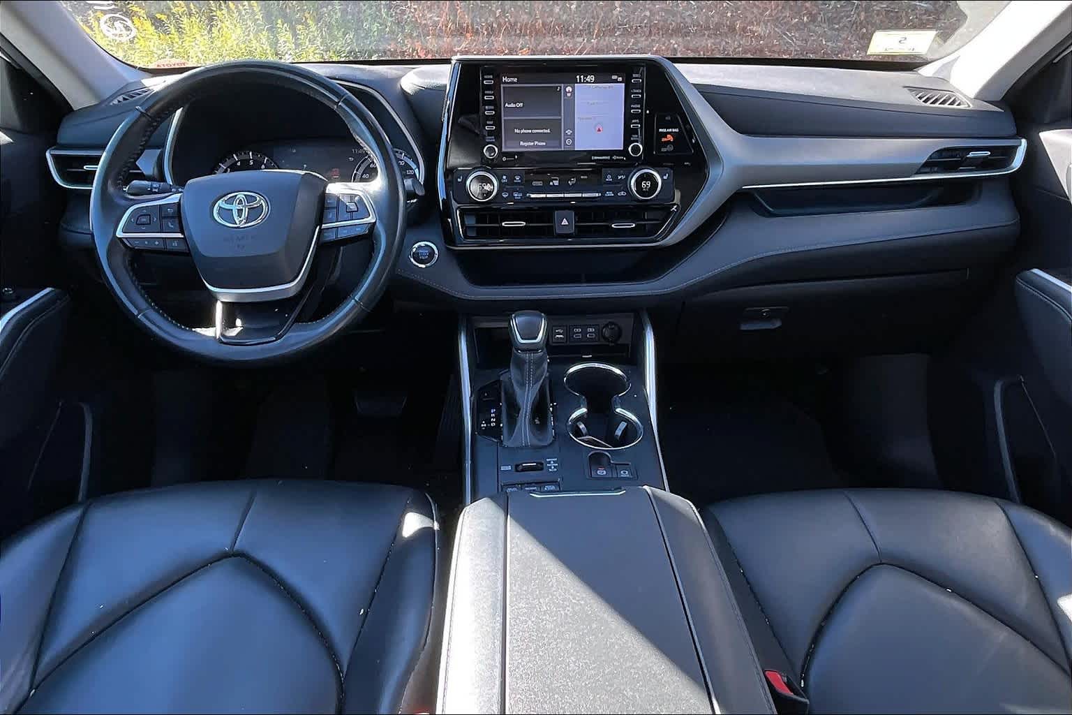 used 2022 Toyota Highlander car, priced at $34,988