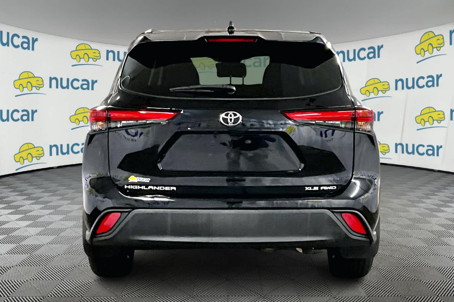 used 2022 Toyota Highlander car, priced at $37,888